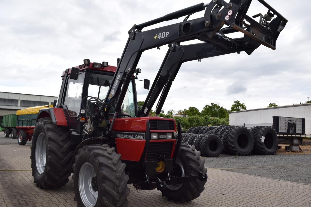 Case-IH 844 A/S - Traktor: slika 2 Case-IH 844 A/S - Traktor: slika 2