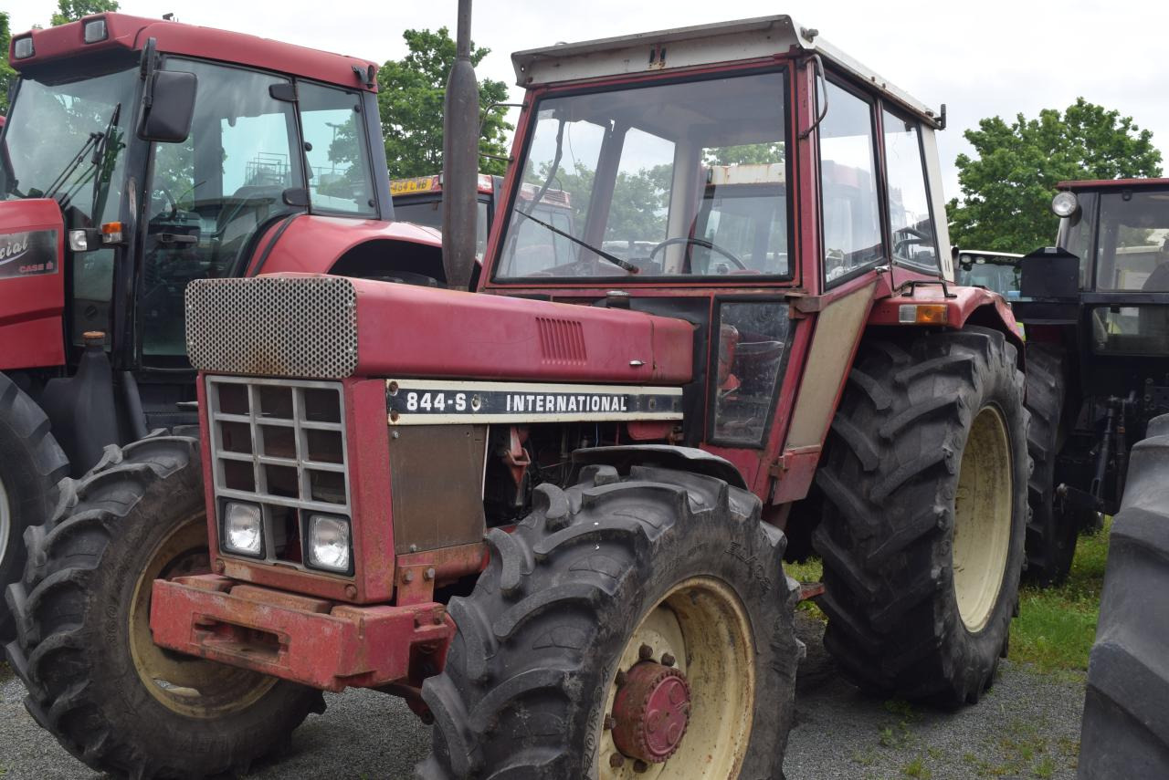 Case-IH 844 A/S - Traktor: slika 1 Case-IH 844 A/S - Traktor: slika 1