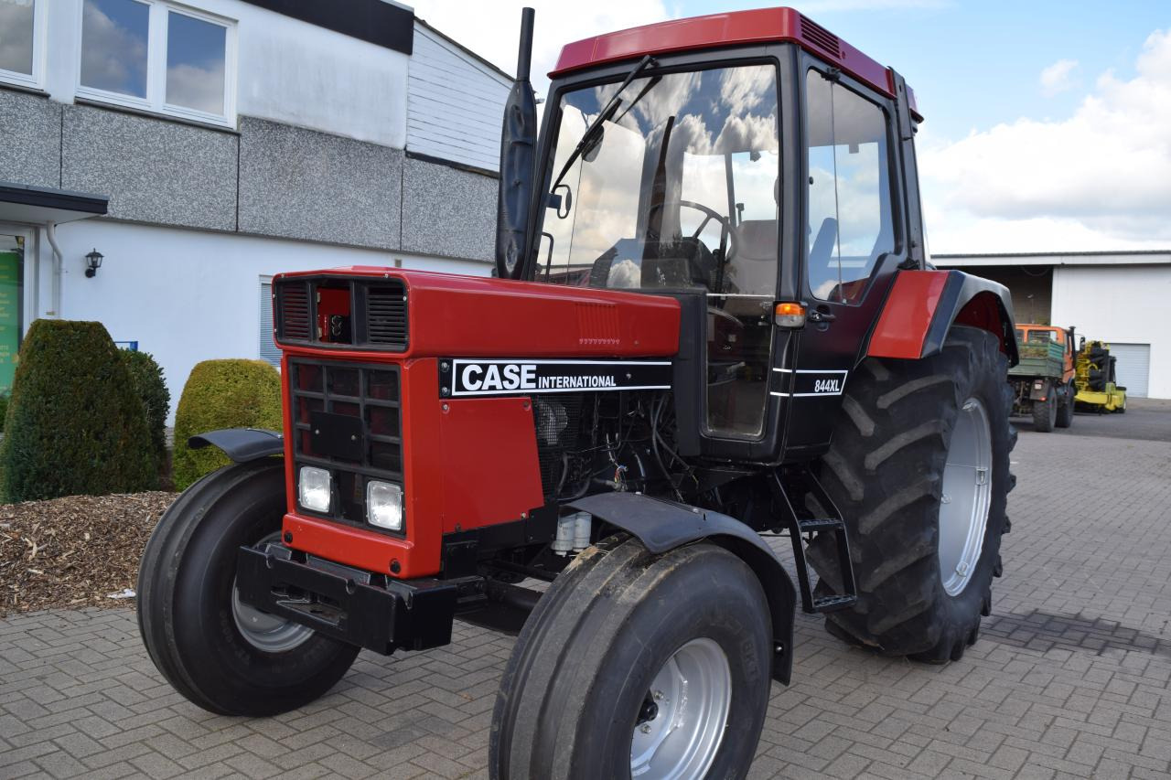 Case-IH 844 XL - Traktor: slika 3 Case-IH 844 XL - Traktor: slika 3