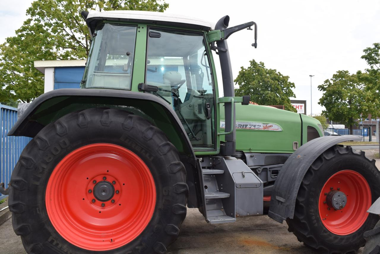 Fendt 712 Vario - Traktor: slika 1 Fendt 712 Vario - Traktor: slika 1