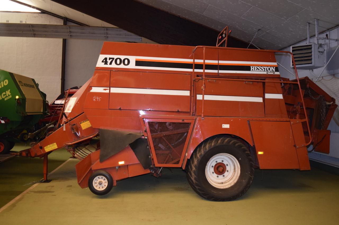Fiat Hesston 4700 - Balirka za kockaste bale: slika 1 Fiat Hesston 4700 - Balirka za kockaste bale: slika 1