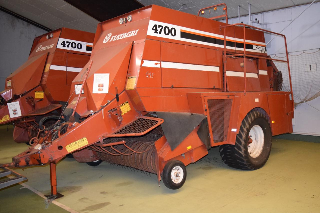Fiat Hesston 4700 - Balirka za kockaste bale: slika 2 Fiat Hesston 4700 - Balirka za kockaste bale: slika 2