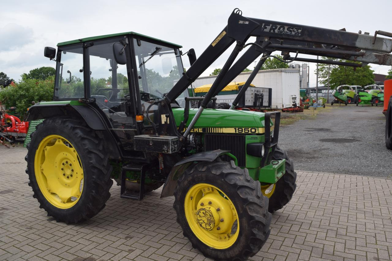 John Deere 1950 - Traktor: slika 2 John Deere 1950 - Traktor: slika 2