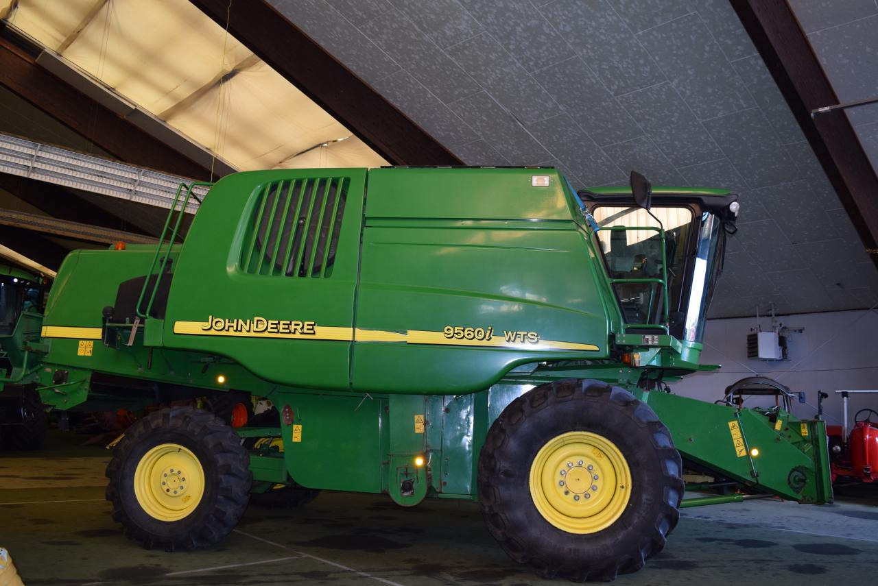 John Deere 9560 i WTS - Kombinovani kombajn: slika 3 John Deere 9560 i WTS - Kombinovani kombajn: slika 3