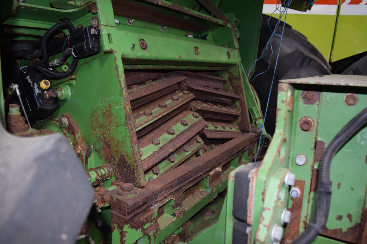 Kombajn za stočnu hranu Krone Big X V8: slika 10