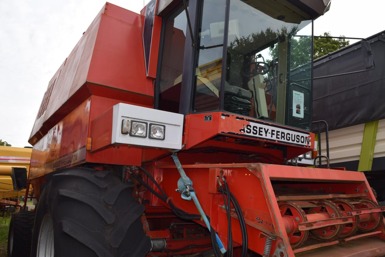 Massey Ferguson MF 38 - Kombinovani kombajn: slika 2 Massey Ferguson MF 38 - Kombinovani kombajn: slika 2