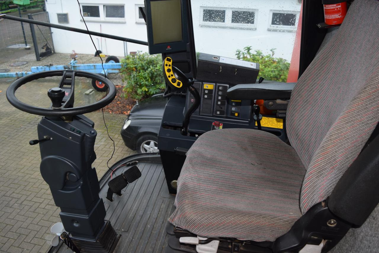 Massey Ferguson MF 7256 *4x4* - Kombinovani kombajn: slika 5 Massey Ferguson MF 7256 *4x4* - Kombinovani kombajn: slika 5
