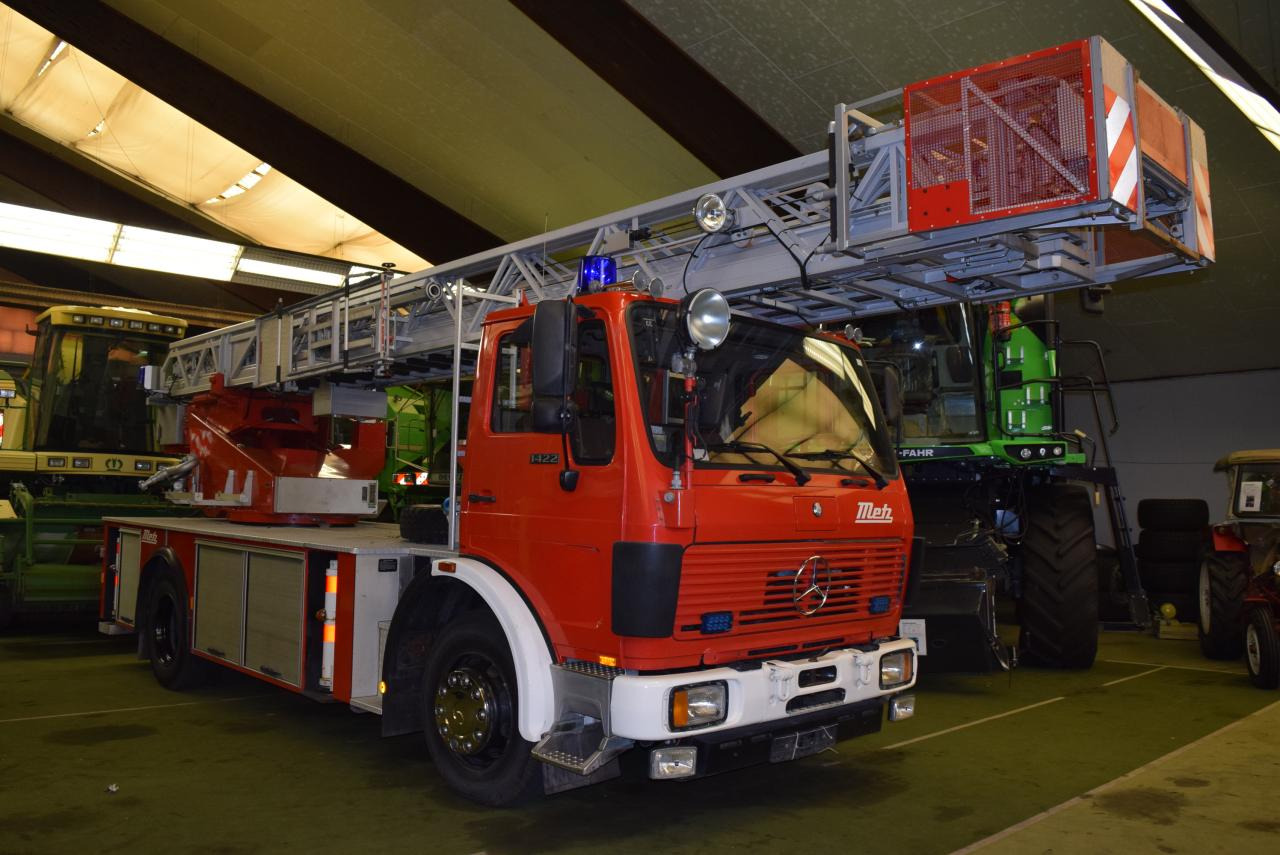 Mercedes-Benz 1422 F 4x2 DLK 23 12 Drehleiter - Kamion sa hidrauličnom kukom: slika 2 Mercedes-Benz 1422 F 4x2 DLK 23 12 Drehleiter - Kamion sa hidrauličnom kukom: slika 2