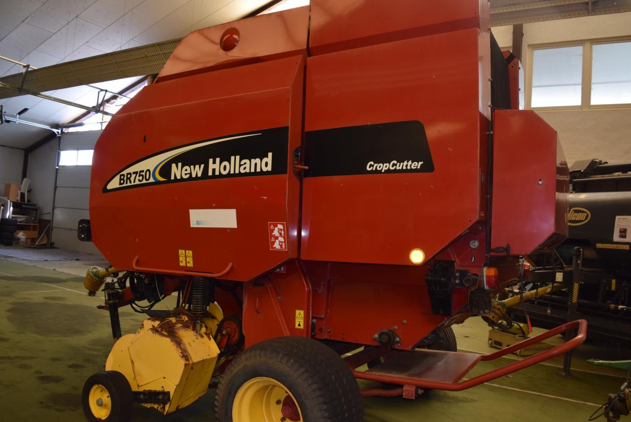 New Holland BR 750 CropCutter - Balirka za okrugle bale: slika 4 New Holland BR 750 CropCutter - Balirka za okrugle bale: slika 4