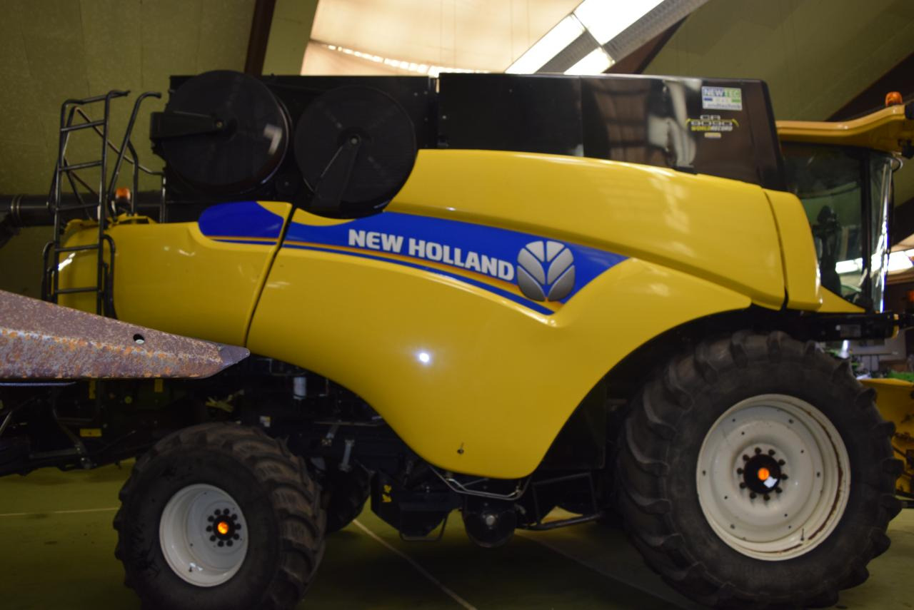 New Holland CR 9090 Elevation - Kombinovani kombajn: slika 3 New Holland CR 9090 Elevation - Kombinovani kombajn: slika 3