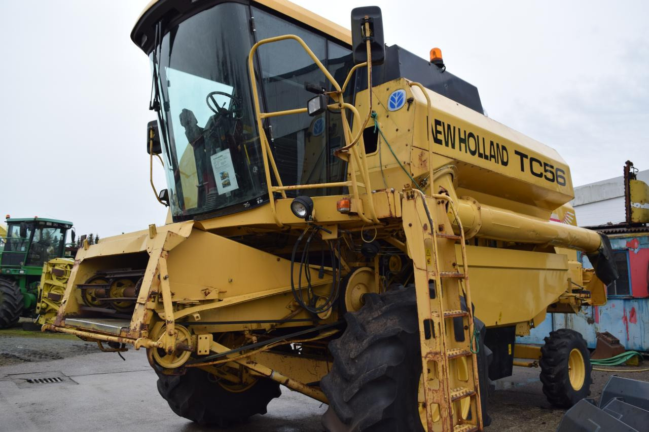 New Holland TC 56 - Kombinovani kombajn: slika 1 New Holland TC 56 - Kombinovani kombajn: slika 1