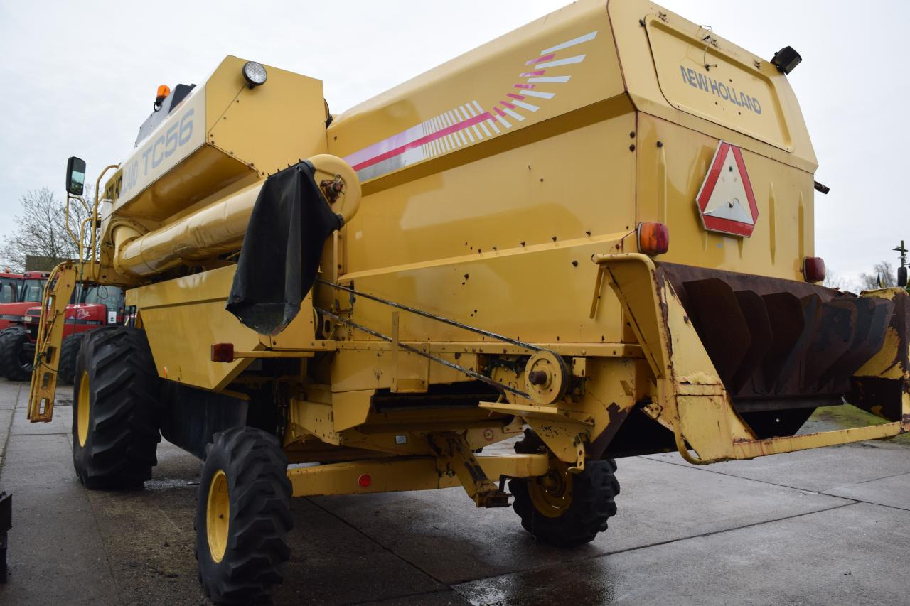 New Holland TC 56 - Kombinovani kombajn: slika 3 New Holland TC 56 - Kombinovani kombajn: slika 3