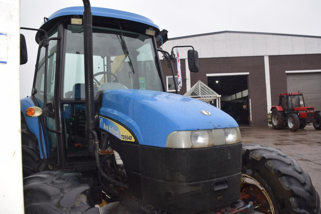 New Holland TD 5040 - Traktor: slika 2 New Holland TD 5040 - Traktor: slika 2