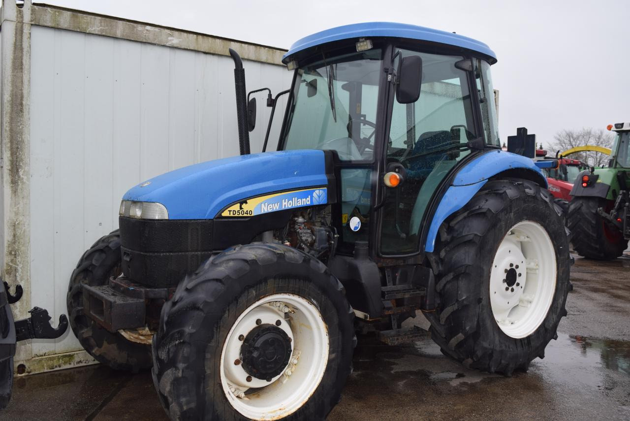 New Holland TD 5040 - Traktor: slika 1 New Holland TD 5040 - Traktor: slika 1