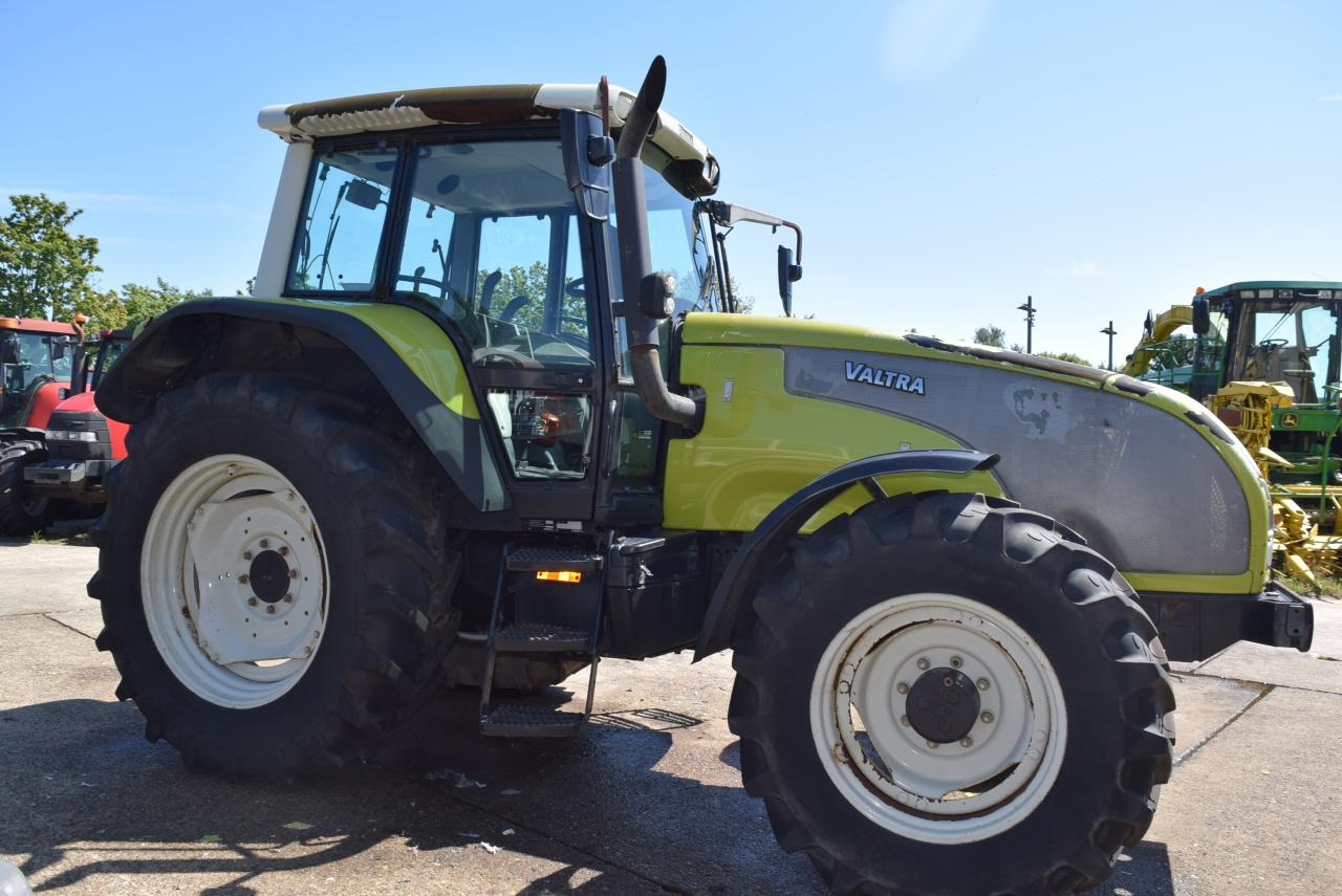 Valtra T120 - Traktor: slika 2 Valtra T120 - Traktor: slika 2