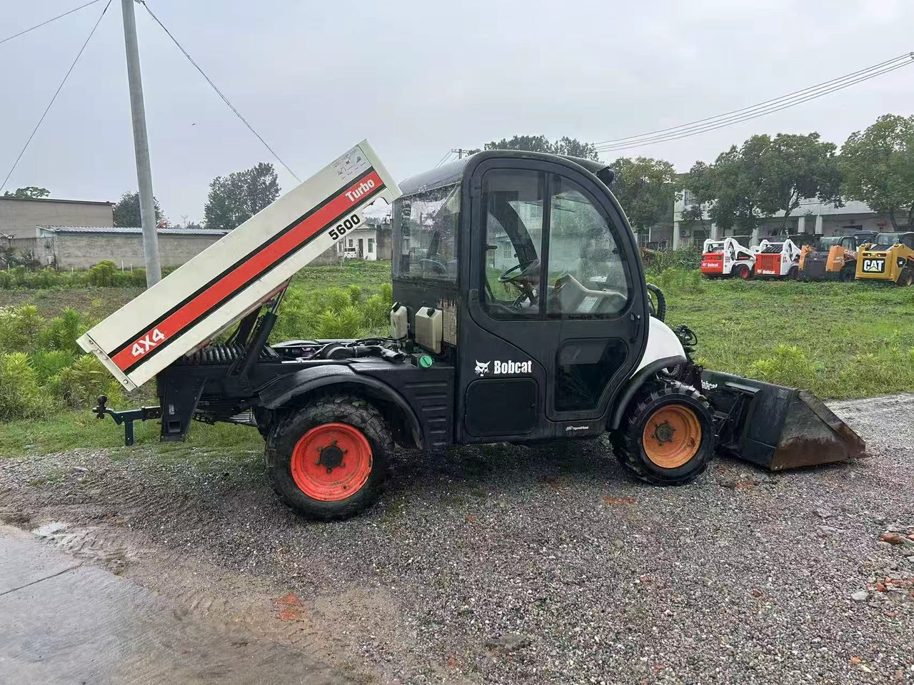 BOBCAT 5600 Toolcat - Mini utovarivač: slika 2 BOBCAT 5600 Toolcat - Mini utovarivač: slika 2