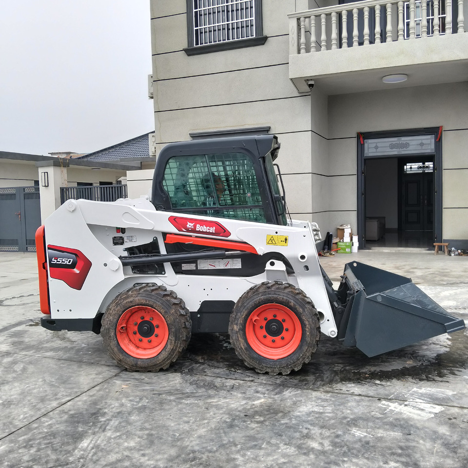 BOBCAT S550 - Mini utovarivač: slika 1 BOBCAT S550 - Mini utovarivač: slika 1