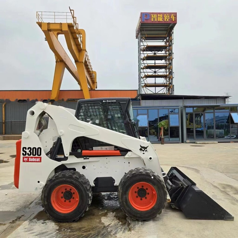 Bobcat S300 - Mini utovarivač: slika 2 Bobcat S300 - Mini utovarivač: slika 2
