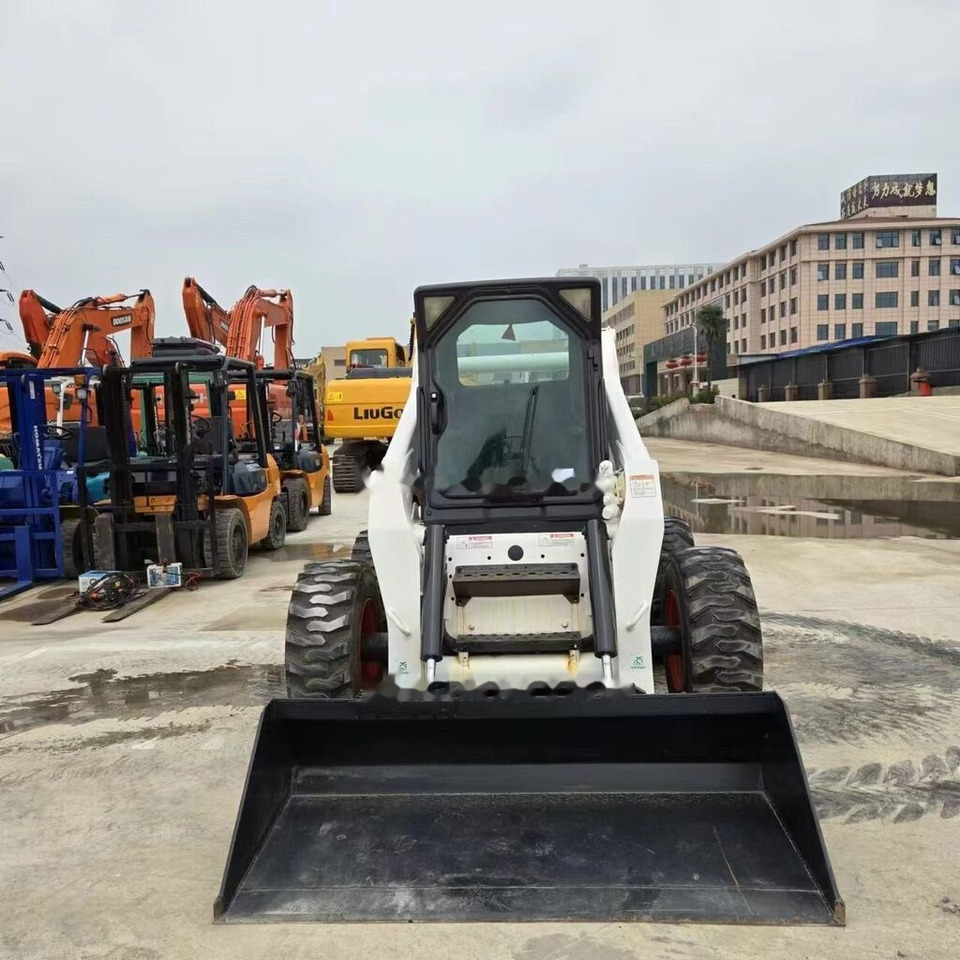 Bobcat S300 - Mini utovarivač: slika 5 Bobcat S300 - Mini utovarivač: slika 5