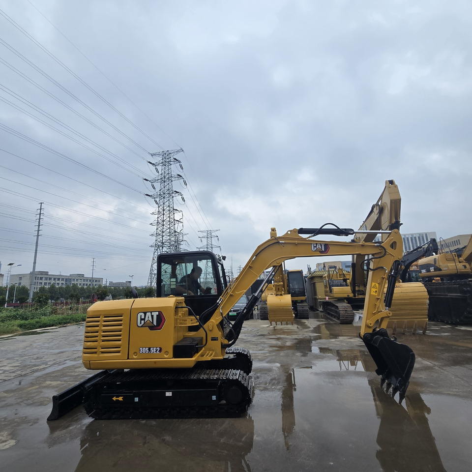 CAT 305.5E2 - Mini bager: slika 1 CAT 305.5E2 - Mini bager: slika 1