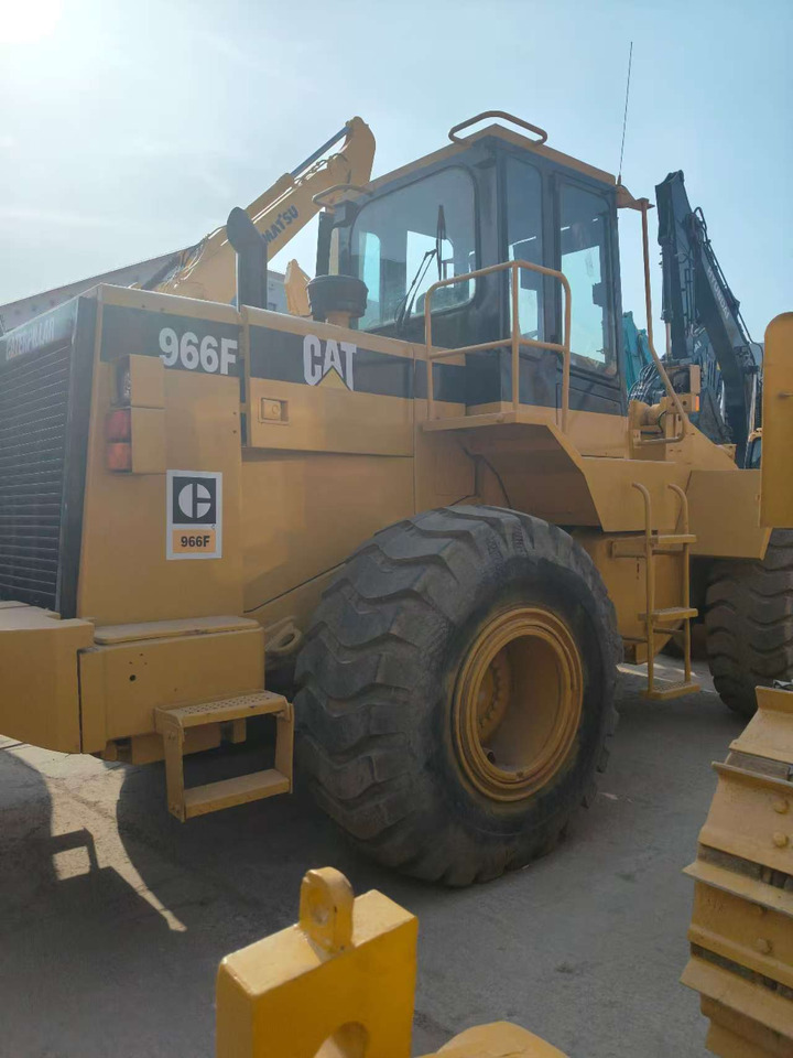 CATERPILLAR 966F - Utovarivač točkaš: slika 2 CATERPILLAR 966F - Utovarivač točkaš: slika 2