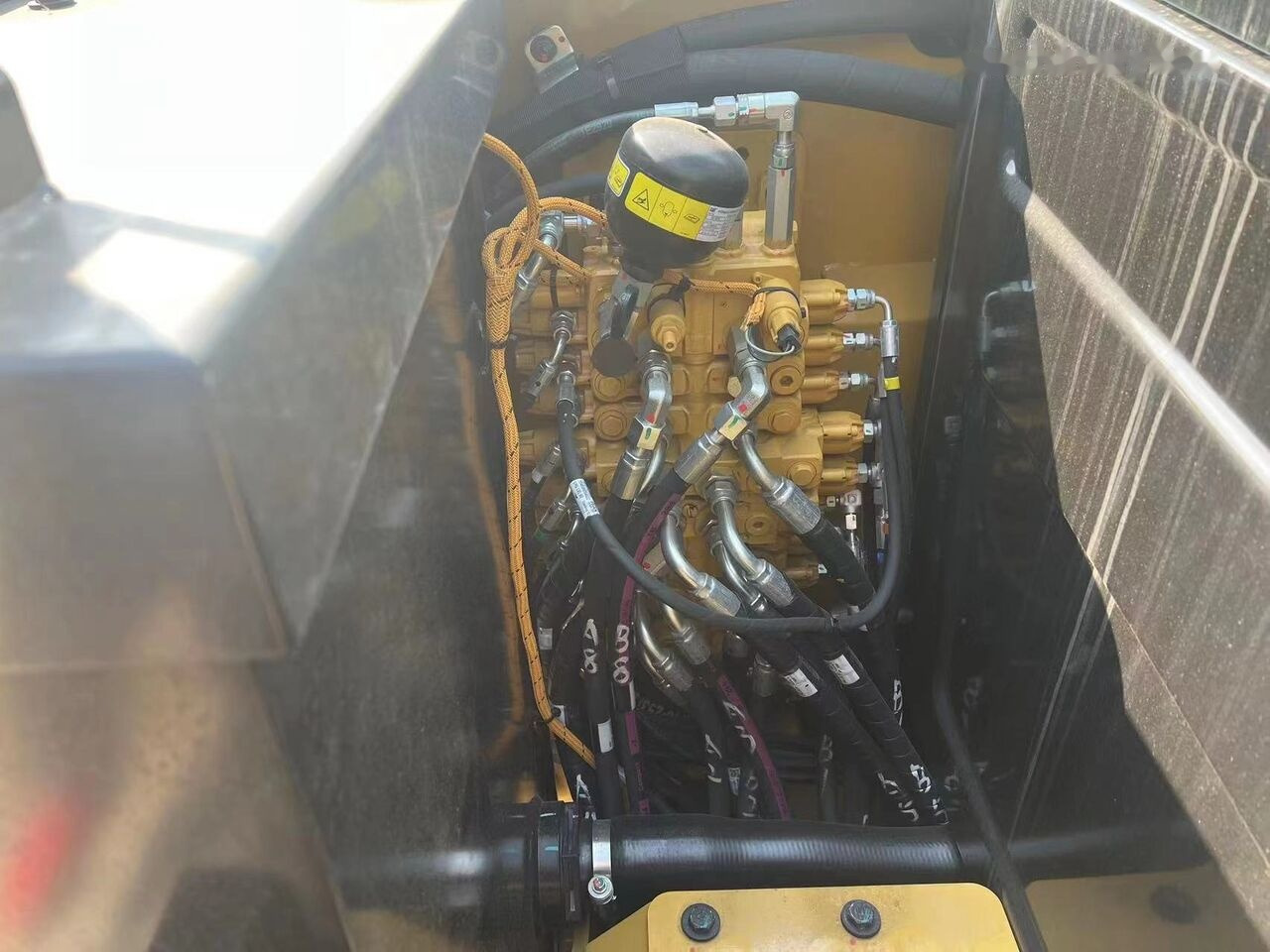 Mini bager novi Caterpillar 305.5 Brand New: slika 10