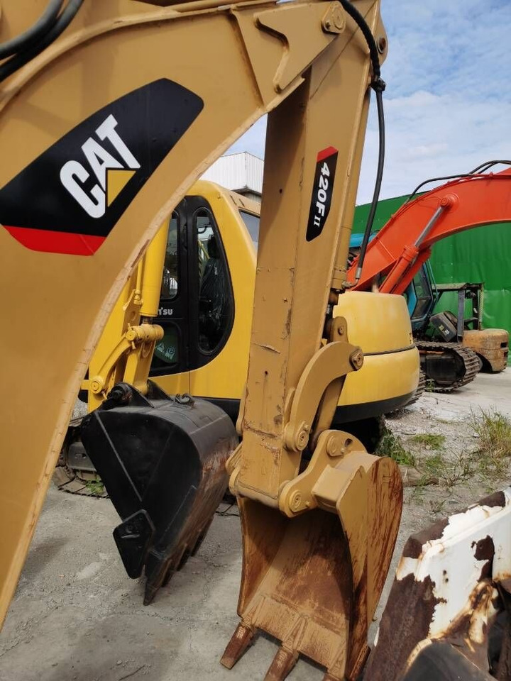 Caterpillar 420F - Bager utovarivač: slika 4 Caterpillar 420F - Bager utovarivač: slika 4