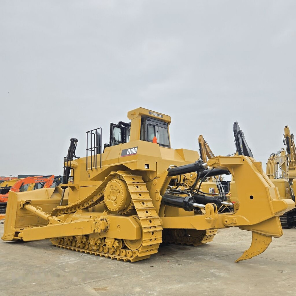 Caterpillar D10R - Buldožer: slika 1 Caterpillar D10R - Buldožer: slika 1