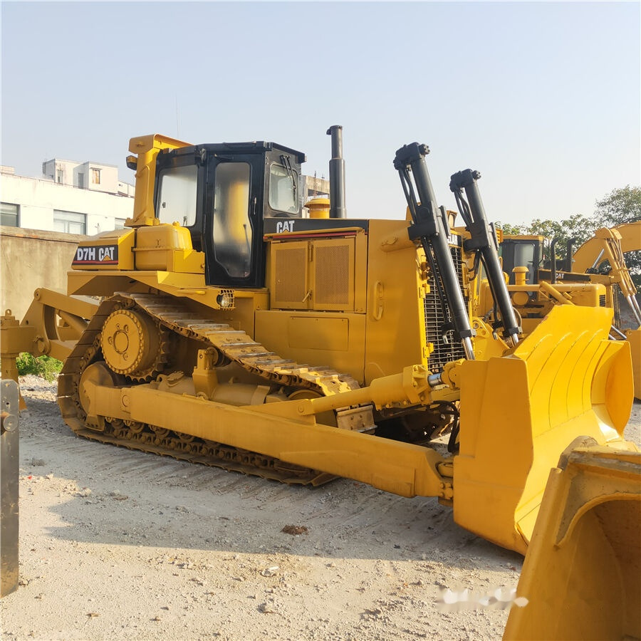 Caterpillar D7H - Buldožer: slika 1 Caterpillar D7H - Buldožer: slika 1