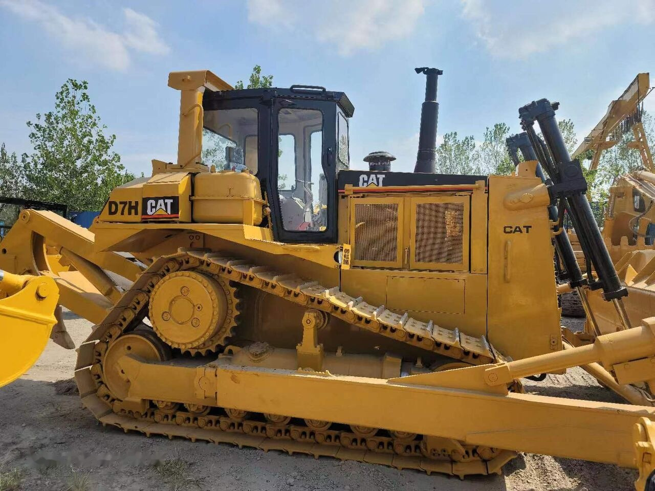 Caterpillar D7H - Buldožer: slika 3 Caterpillar D7H - Buldožer: slika 3
