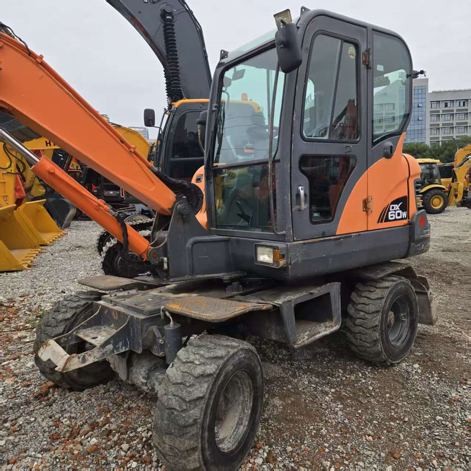 DOOSAN DX60W - Bager točkaš: slika 3 DOOSAN DX60W - Bager točkaš: slika 3