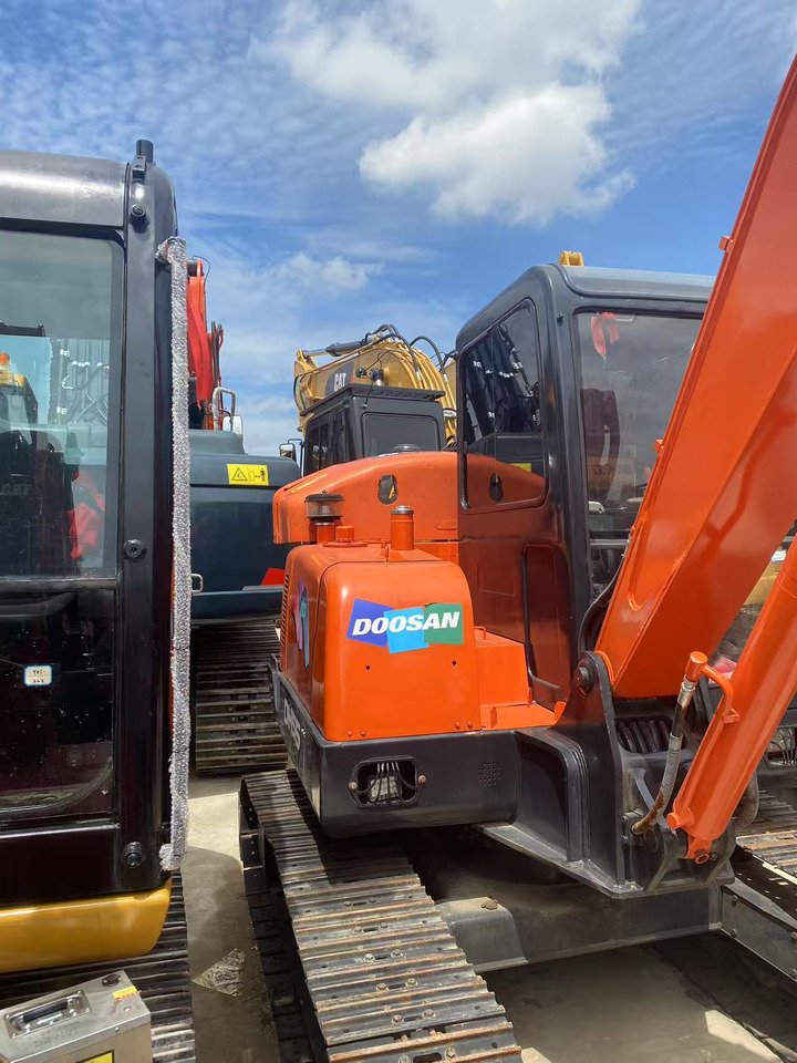 Doosan DH55 - Mini bager: slika 2 Doosan DH55 - Mini bager: slika 2