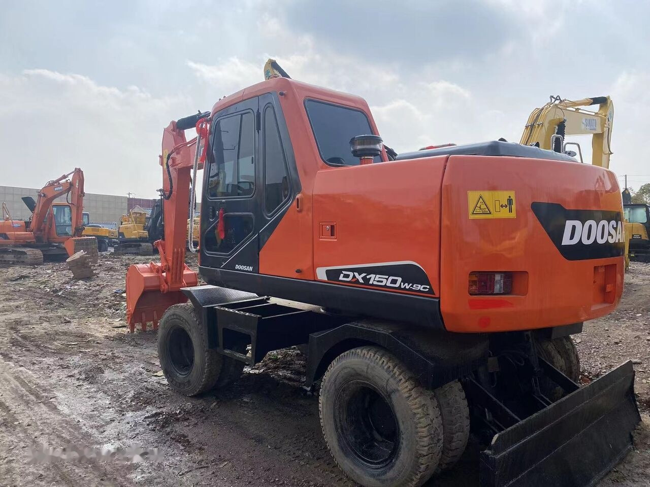 Doosan DX150W - Bager točkaš: slika 4 Doosan DX150W - Bager točkaš: slika 4