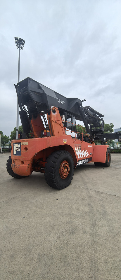 FANTUZZI CS45KM reach stacker - Dizalica za kontejnere: slika 3 FANTUZZI CS45KM reach stacker - Dizalica za kontejnere: slika 3