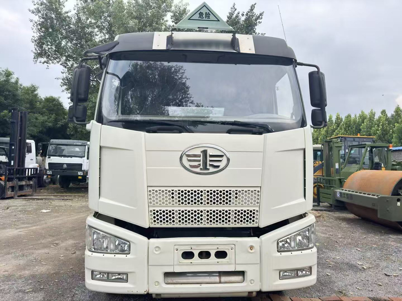 FAW tanker truck - Kamion cisterna: slika 5 FAW tanker truck - Kamion cisterna: slika 5