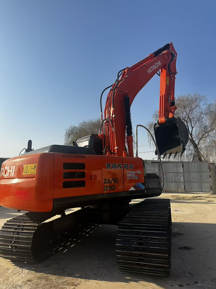 HITACHI ZX210 - Bager: slika 2 HITACHI ZX210 - Bager: slika 2