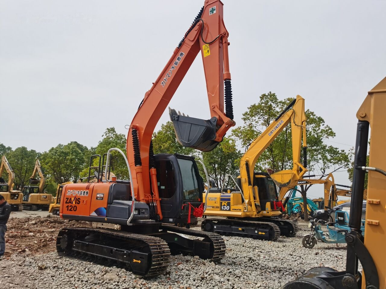 Hitachi ZX120 - Bager guseničar: slika 3 Hitachi ZX120 - Bager guseničar: slika 3