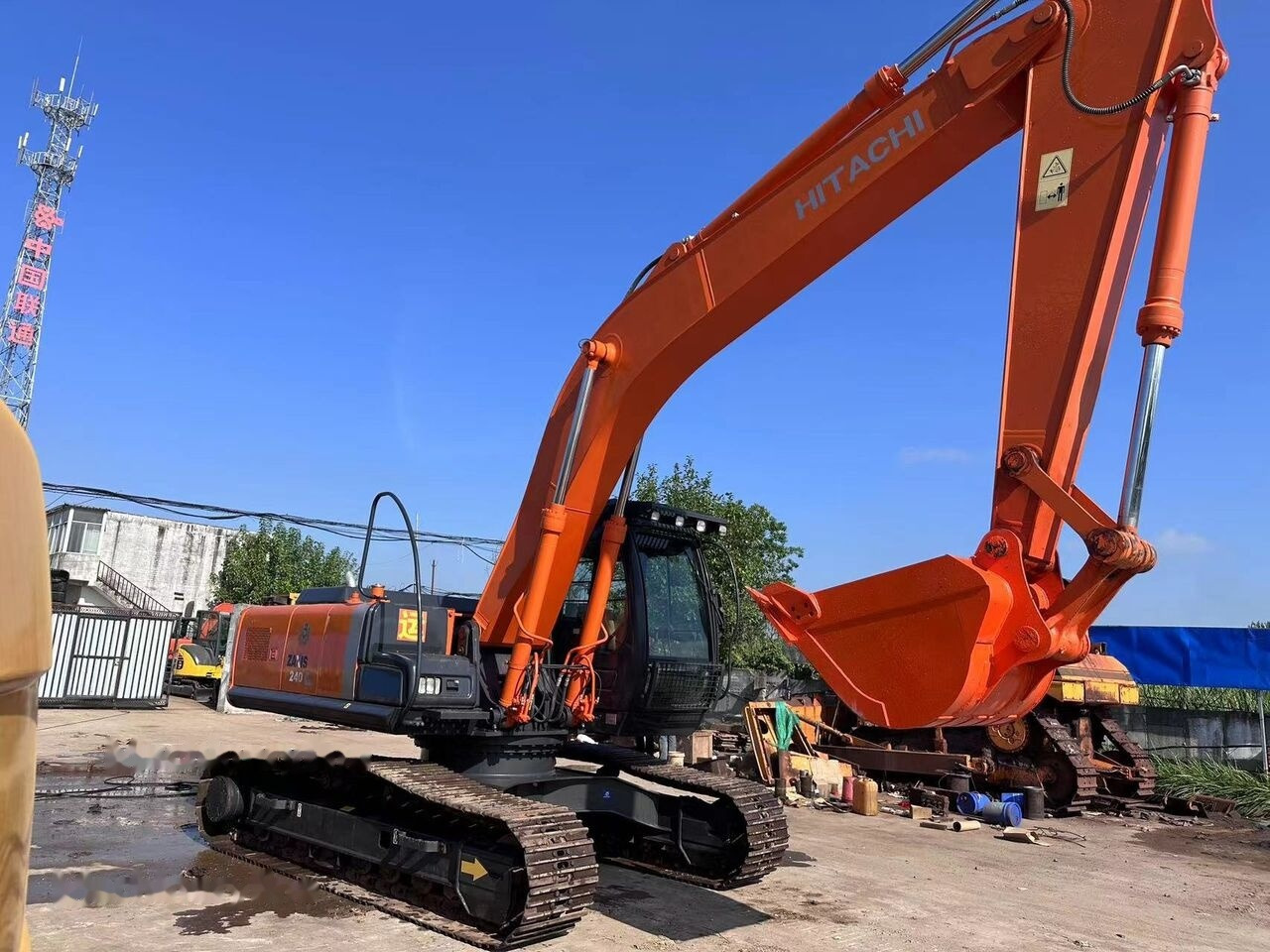 Hitachi ZX240 - Bager guseničar: slika 3 Hitachi ZX240 - Bager guseničar: slika 3