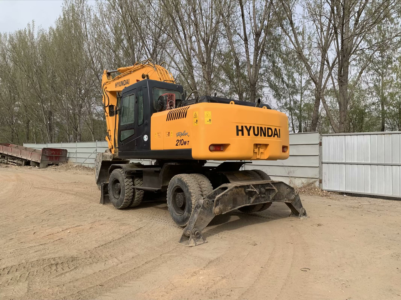 Hyundai R210W-7 - Bager točkaš: slika 3 Hyundai R210W-7 - Bager točkaš: slika 3