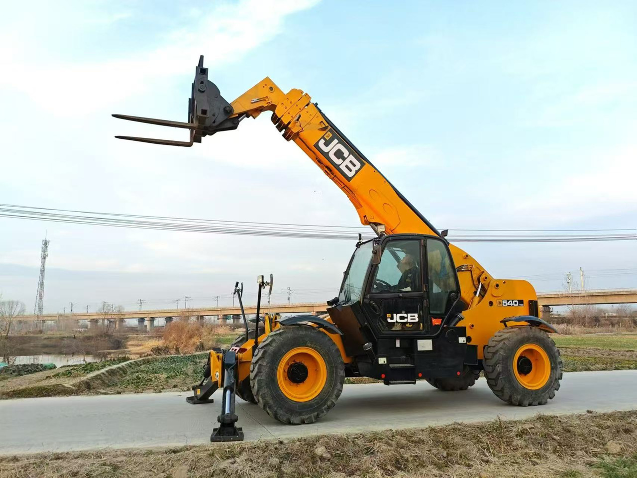 JCB 540-1700 - Dizalica za kontejnere: slika 4 JCB 540-1700 - Dizalica za kontejnere: slika 4