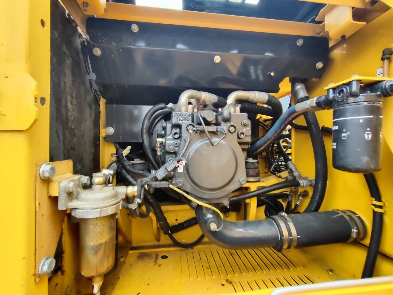 Bager guseničar Komatsu PC160LC-7: slika 11