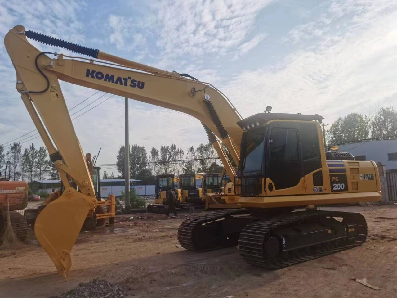 Komatsu PC200-8 - Bager guseničar: slika 2 Komatsu PC200-8 - Bager guseničar: slika 2