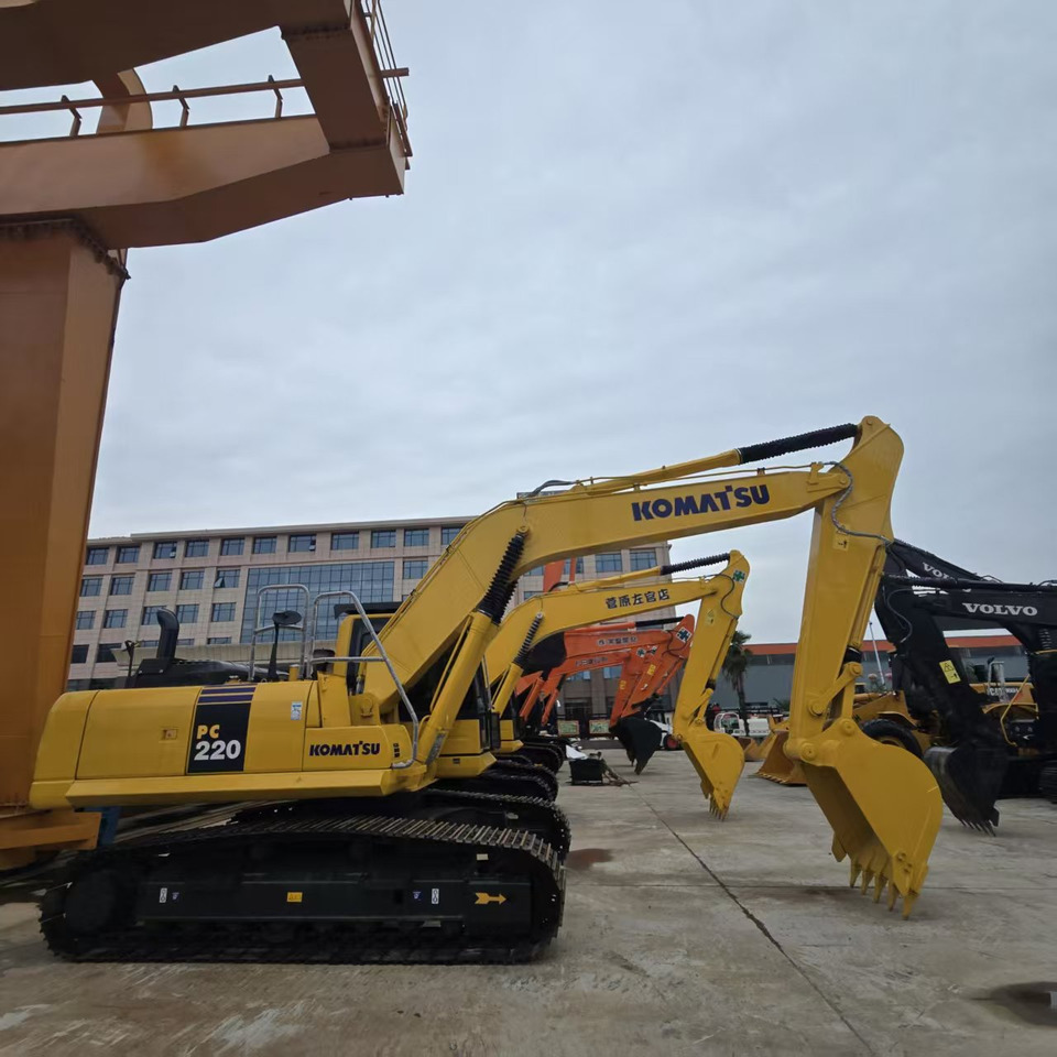 Komatsu PC220-8 - Bager guseničar: slika 3 Komatsu PC220-8 - Bager guseničar: slika 3
