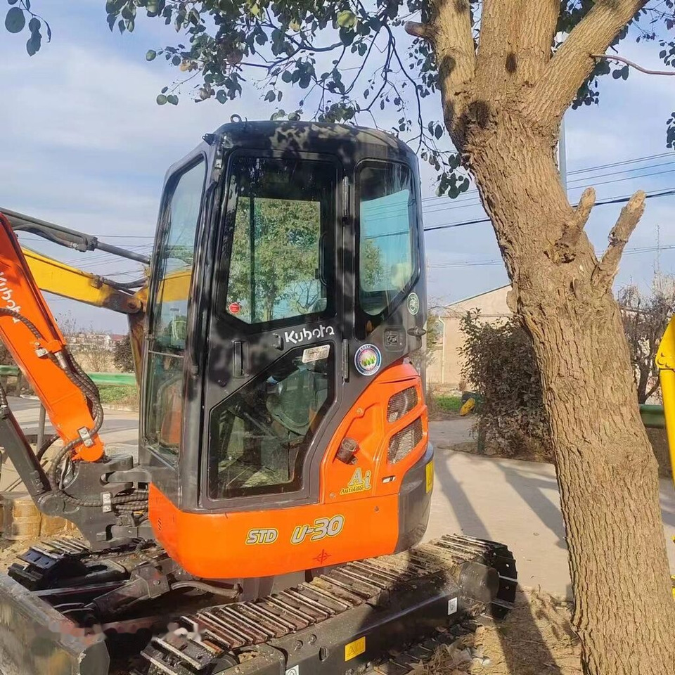 Mini bager Kubota U30: slika 8