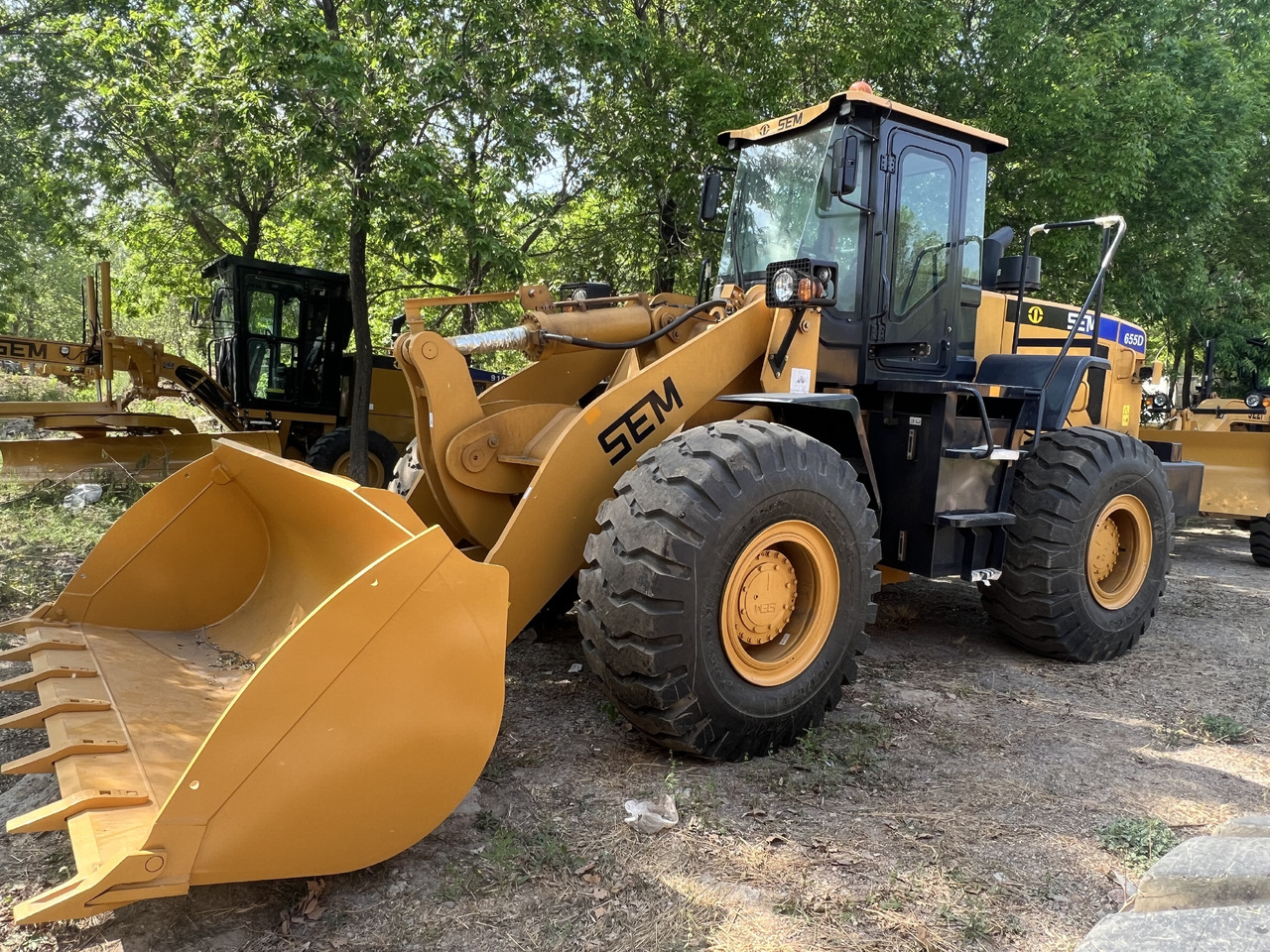 SEM SEM655D - Utovarivač točkaš: slika 3 SEM SEM655D - Utovarivač točkaš: slika 3