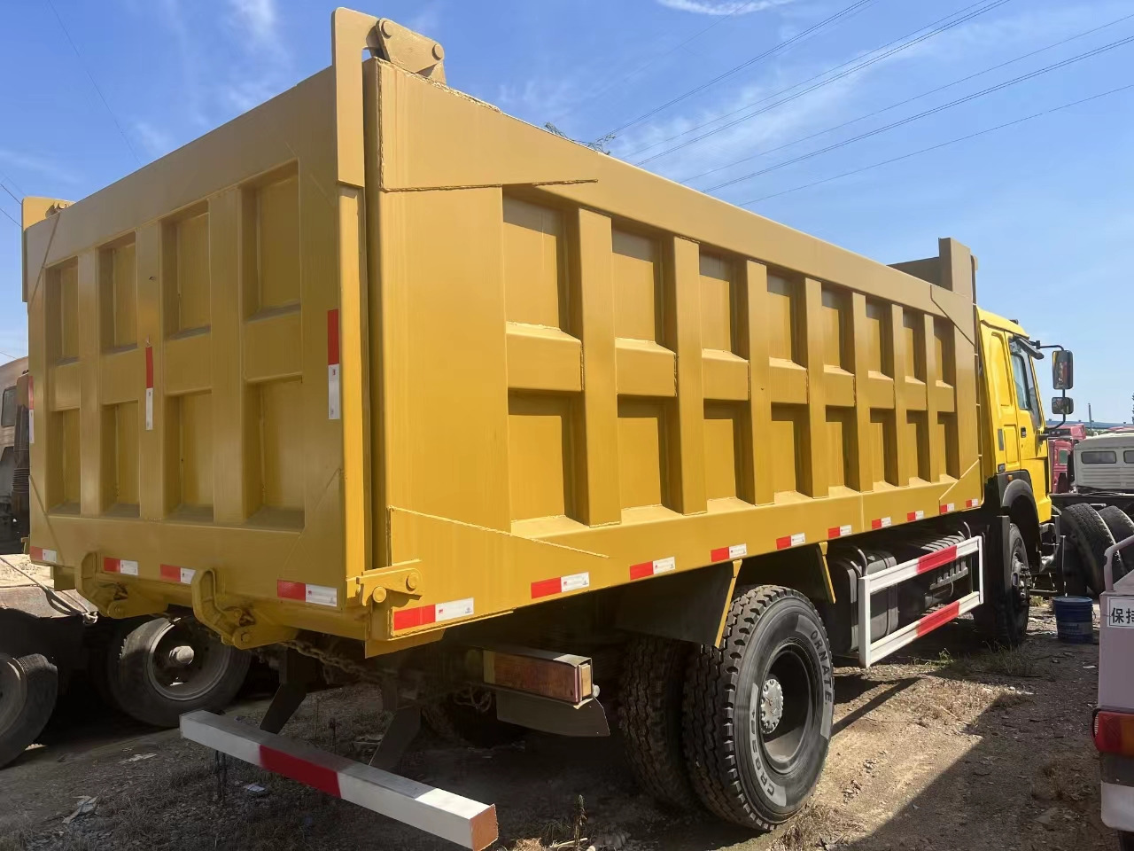 SINOTRUK HOWO 4x2 - Istovarivač: slika 3 SINOTRUK HOWO 4x2 - Istovarivač: slika 3