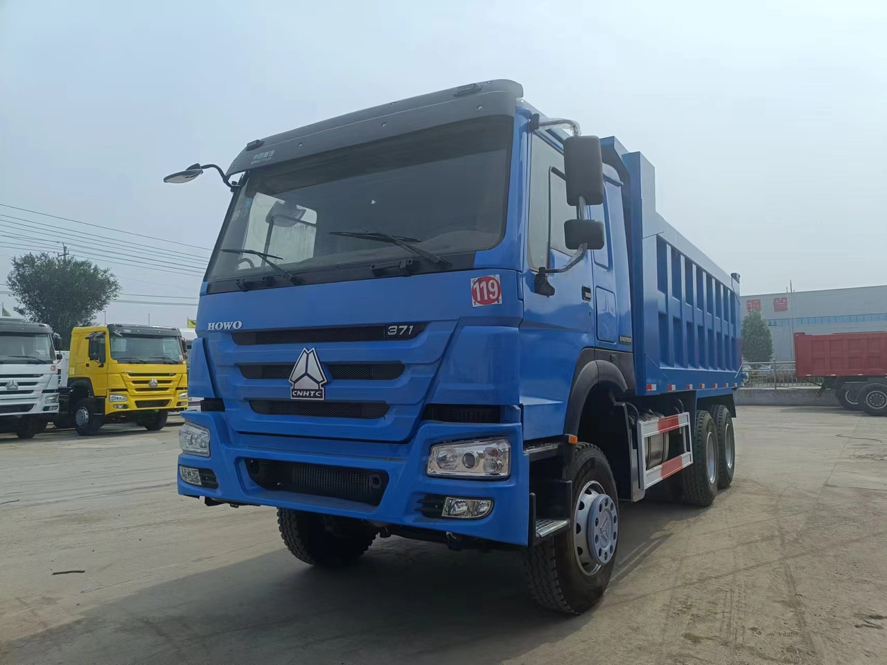 SINOTRUK HOWO 6x4 - Istovarivač: slika 1 SINOTRUK HOWO 6x4 - Istovarivač: slika 1
