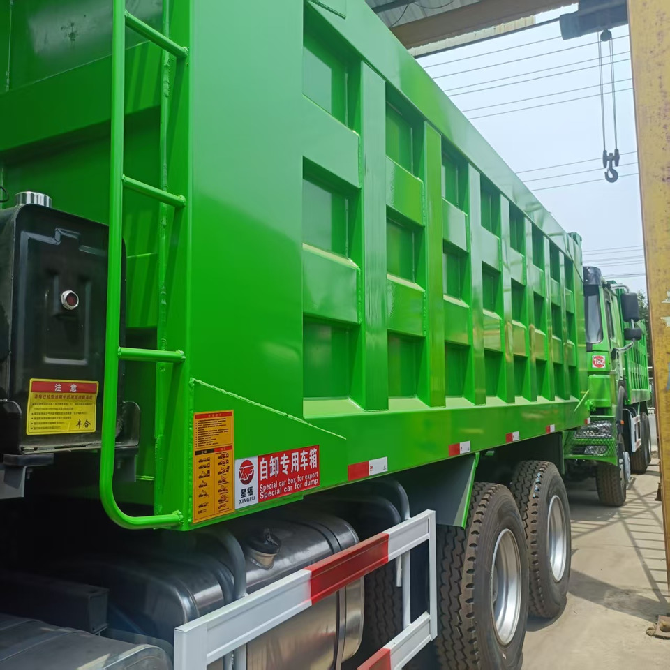 SINOTRUK HOWO 6x4 - Istovarivač: slika 4 SINOTRUK HOWO 6x4 - Istovarivač: slika 4