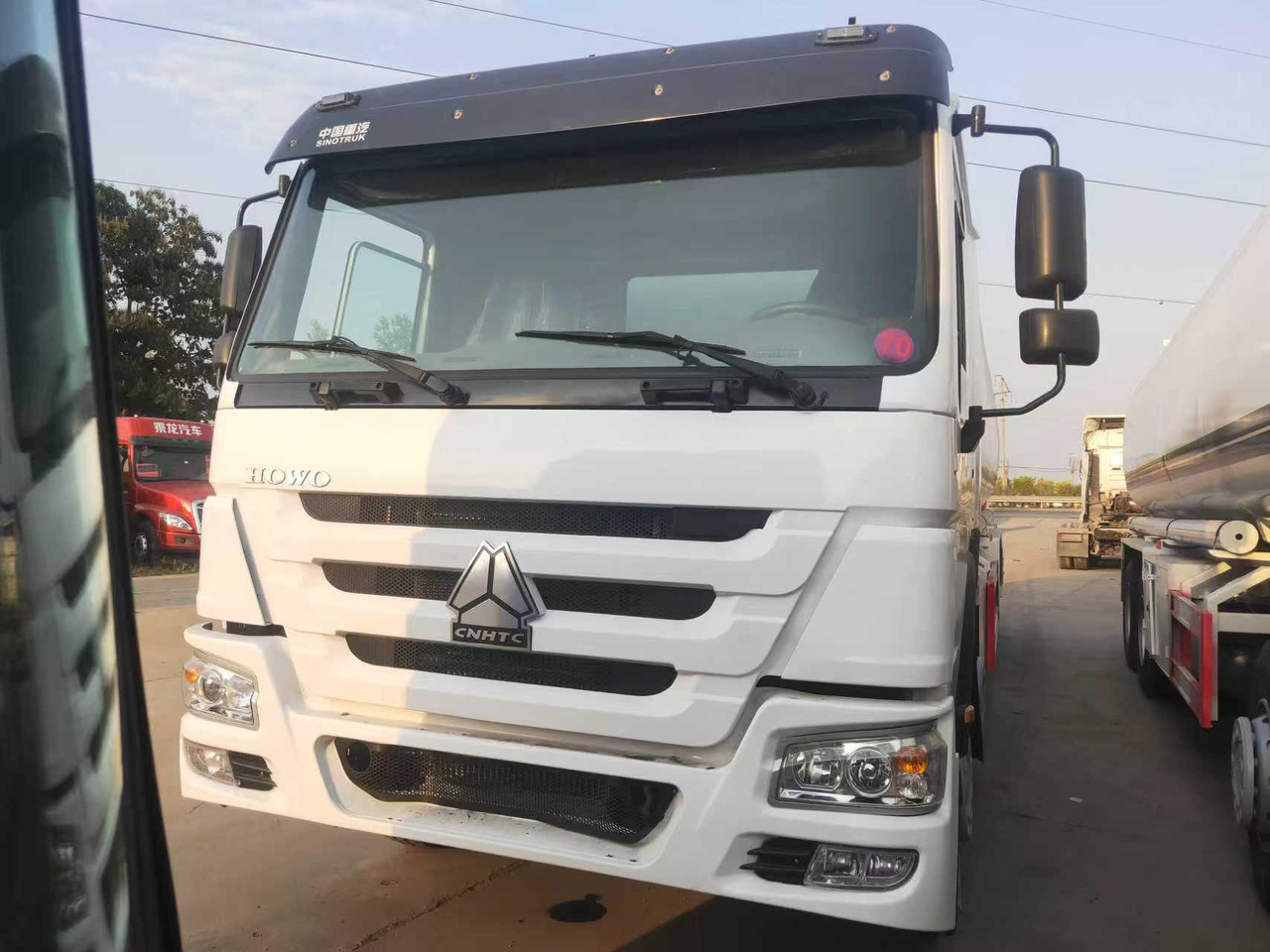 Kamion cisterna SINOTRUK HOWO Fuel Tank: slika 10
