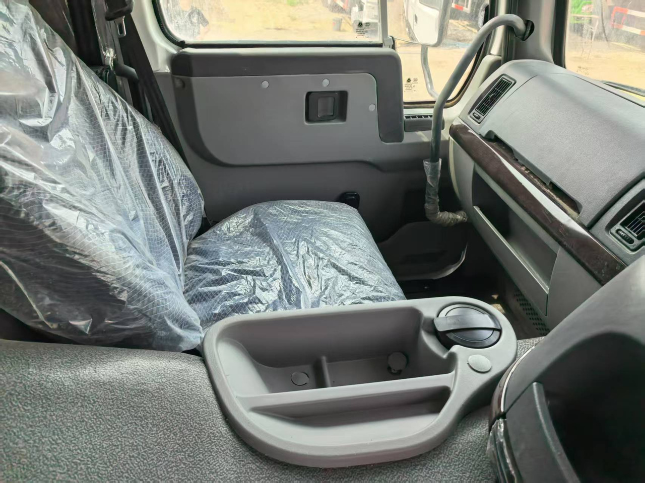 Istovarivač SINOTRUK HOWO: slika 6